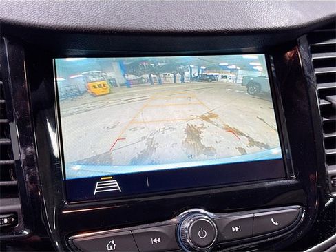 Used 2018 Chevrolet Trax LT w/ LT Convenience Package image 15