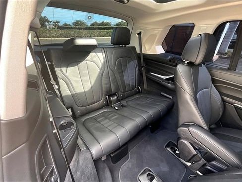 Used 2022 BMW X7 xDrive40i w/ Premium Package image 26
