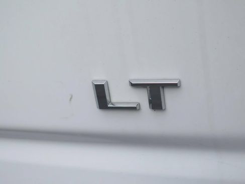 Used 2021 Chevrolet Silverado 1500 LT AWD/4WD image 4