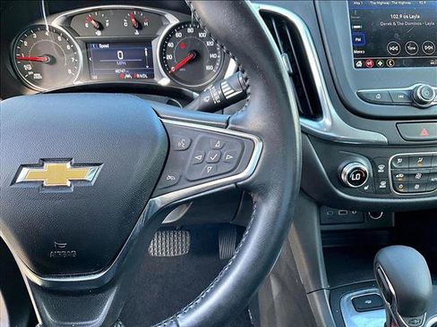 Used 2020 Chevrolet Equinox LT image 19