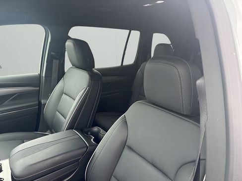 Used 2025 Buick Enclave Preferred image 10