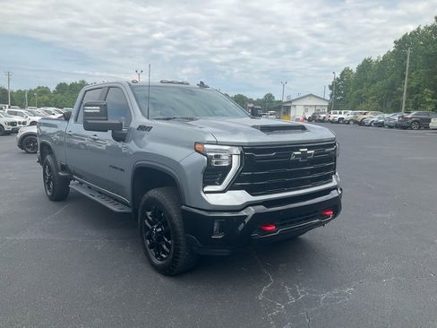 Used 2025 Chevrolet Silverado 2500 LT w/ Trail Boss Package AWD/4WD image 3