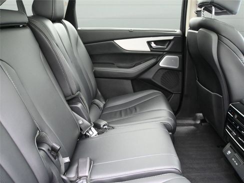 Certified 2025 Acura MDX SH-AWD w/ Technology Package image 22