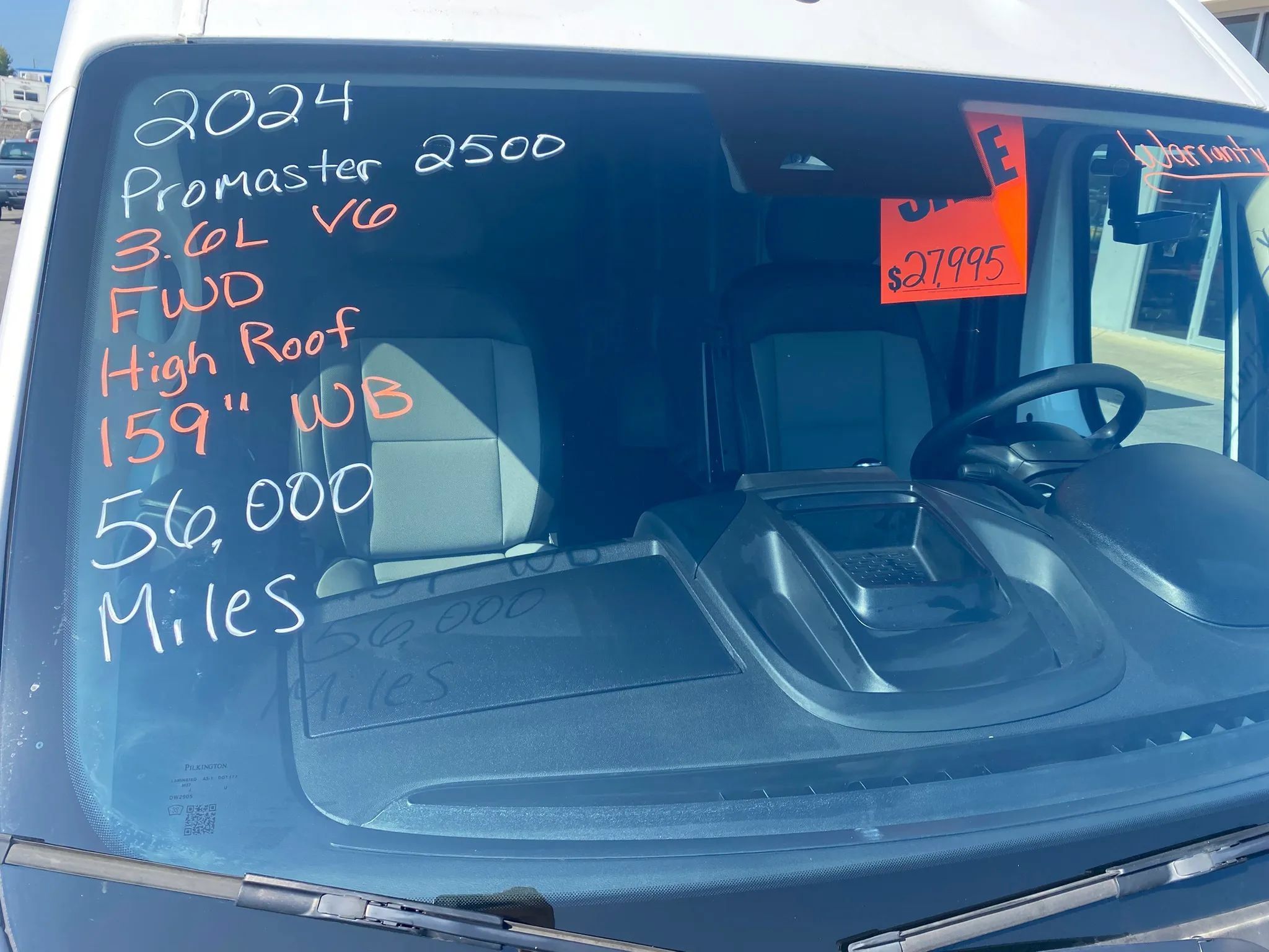 Used 2024 RAM ProMaster 2500 w/ Convenience Group FWD image 3