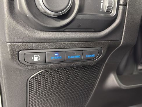 Used 2025 Jeep Wrangler Unlimited Rubicon 4xe AWD/4WD image 29