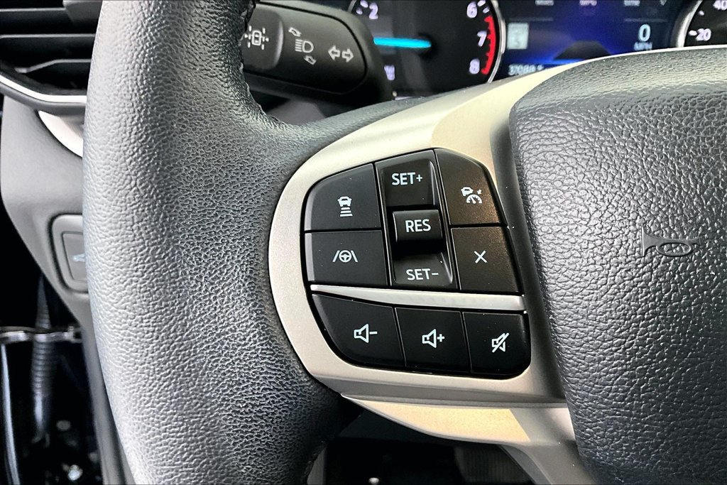 Used 2024 Ford Explorer XLT w/ Equipment Group 202A RWD image 24
