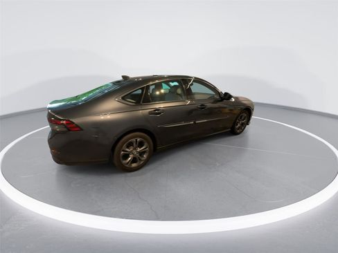 Used 2023 Honda Accord EX image 7
