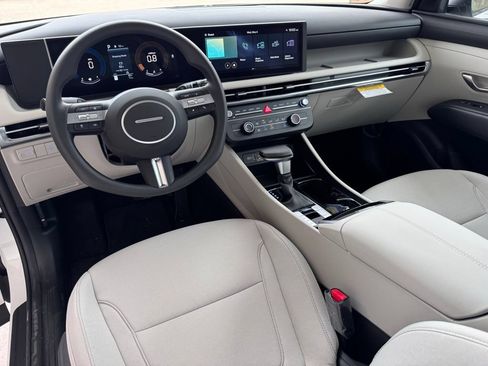 New 2026 Hyundai Tucson SE FWD image 2