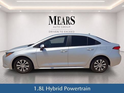 Used 2020 Toyota Corolla LE FWD image 3