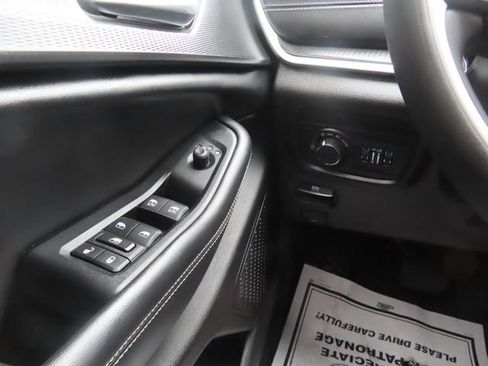Used 2023 Jeep Grand Cherokee Altitude AWD/4WD image 31