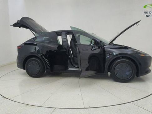 Used 2026 Tesla Model Y 2WD image 63