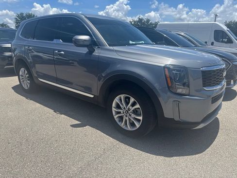 Certified 2022 Kia Telluride LX FWD image 1