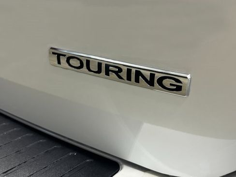 New 2026 Honda Odyssey Touring image 7