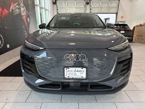 Used 2025 Audi Q6 e-tron Premium Plus w/ Premium Plus AWD/4WD image 7