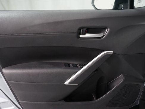 Used 2024 Toyota Corolla Cross XLE image 29