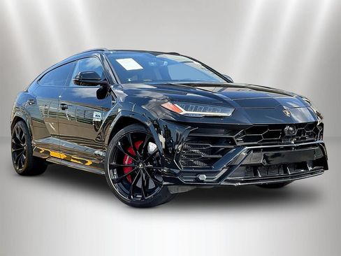 Used 2022 Lamborghini Urus AWD/4WD image 3