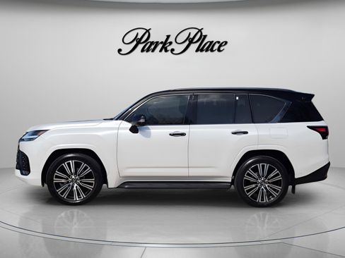 Certified 2026 Lexus LX 700h Luxury w/ Appearance Package image 3