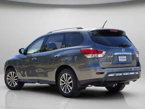 Used 2016 Nissan Pathfinder SV AWD/4WD image 17
