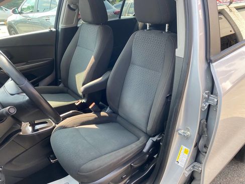Used 2020 Chevrolet Trax LS w/ Tint and Cruise Package image 11