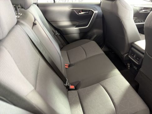 Used 2025 Toyota RAV4 XLE AWD/4WD image 24