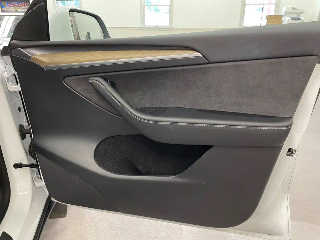 Used 2023 Tesla Model Y AWD image 23
