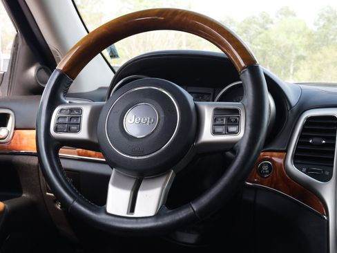 Used 2012 Jeep Grand Cherokee Overland w/ Mopar Chrome Edition Group image 7