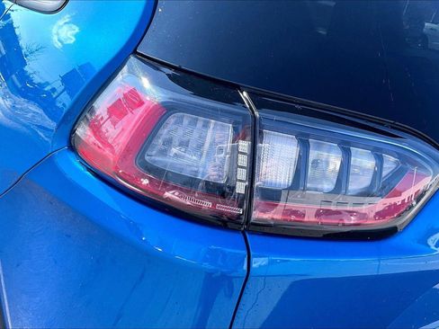 Used 2019 Jeep Cherokee Trailhawk image 31