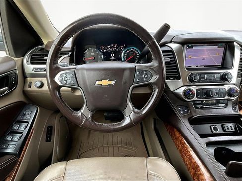 Used 2016 Chevrolet Suburban LTZ image 5