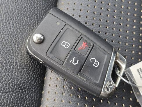 Used 2019 Volkswagen Golf R 4-Door AWD/4WD image 92