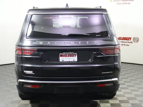 Used 2023 Jeep Wagoneer L Series II AWD/4WD image 6