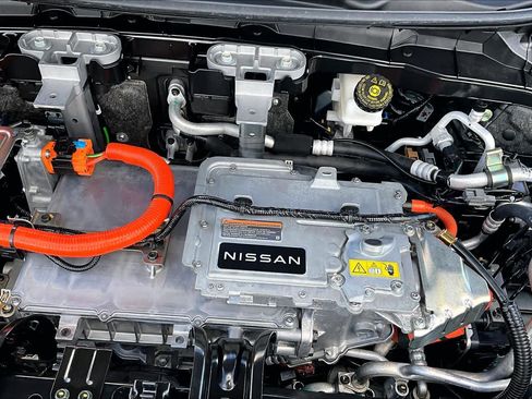 Used 2023 Nissan Ariya FWD image 32