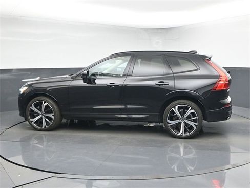 Used 2023 Volvo XC60 B6 Ultimate w/ Protection Package Premier image 5