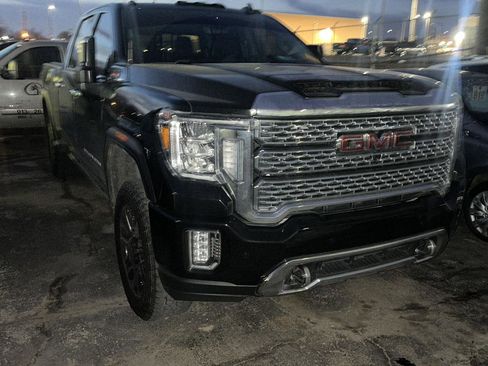 Used 2023 GMC Sierra 2500 Denali w/ Denali Black Diamond Edition image 2