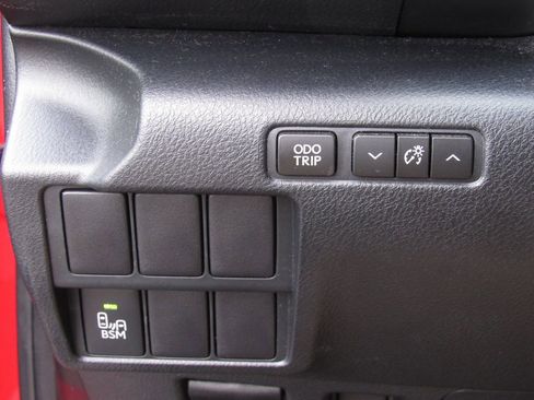 Used 2016 Lexus IS 300 AWD image 34