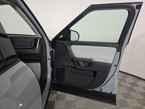 Used 2024 Rivian R1S Adventure AWD/4WD image 18