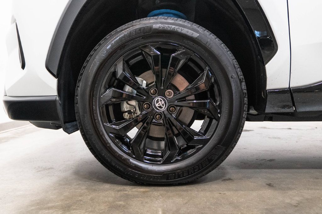 Certified 2025 Toyota RAV4 SE AWD/4WD image 11