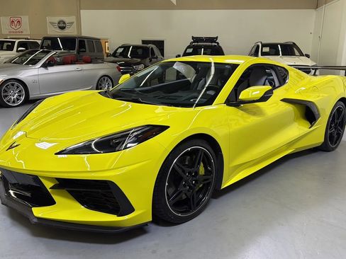 Used 2020 Chevrolet Corvette Stingray Premium Cpe w/ 3LT Preferred Equipment Group RWD image 10