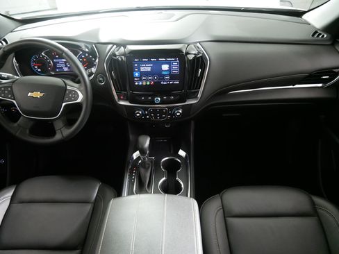 Used 2023 Chevrolet Traverse LT AWD/4WD image 10