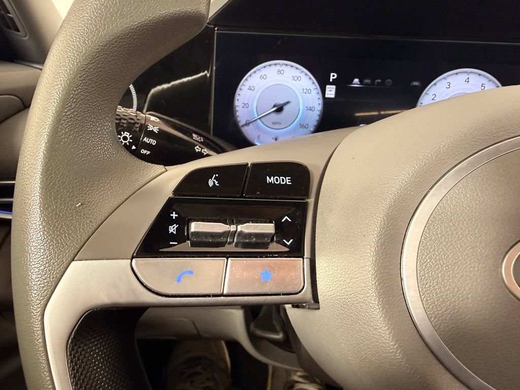 Used 2024 Hyundai Elantra SEL FWD image 31
