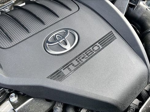 Used 2025 Toyota Highlander Limited AWD/4WD image 35