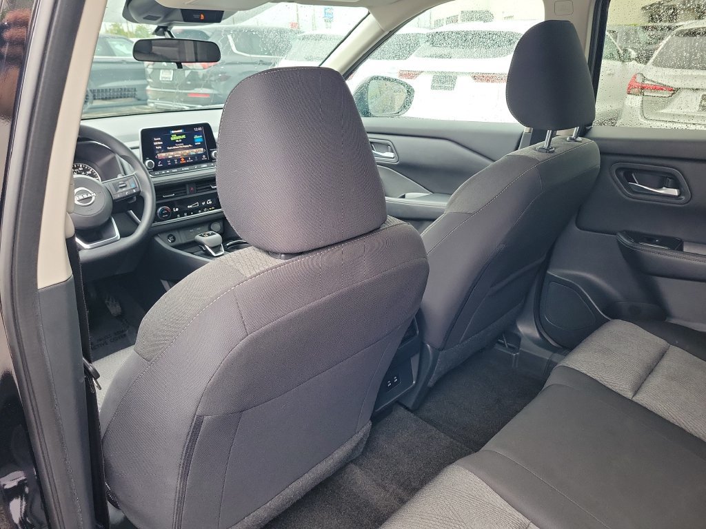 Used 2024 Nissan Rogue SV FWD image 8