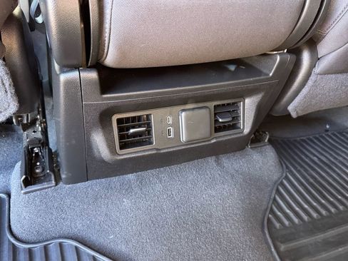 Used 2022 Chevrolet Silverado 1500 LT image 16