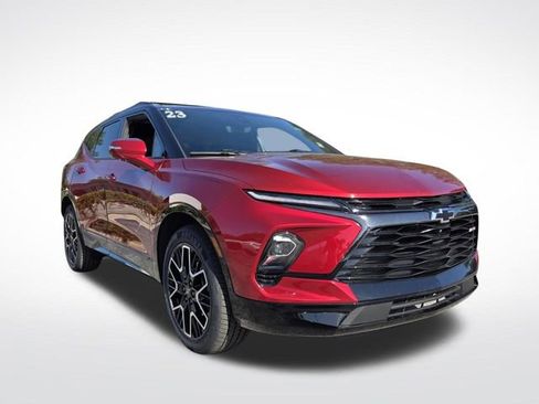 Used 2023 Chevrolet Blazer RS w/ Driver Confidence II Package FWD image 1