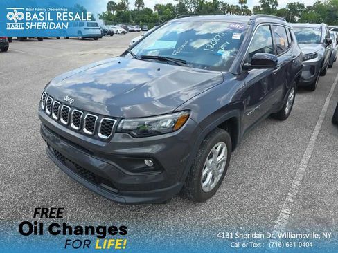 Used 2024 Jeep Compass Latitude AWD/4WD image 1