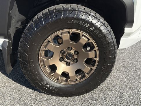 Certified 2025 Toyota 4Runner Trailhunter image 25