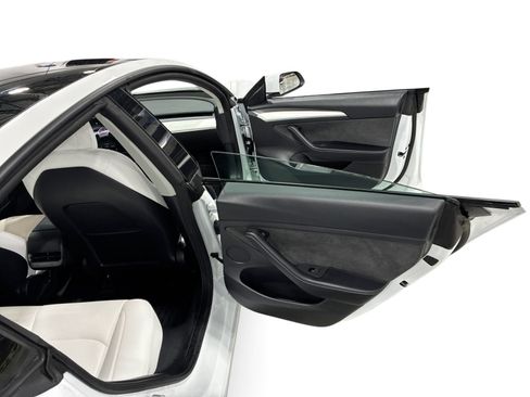 Certified 2022 Tesla Model 3 Performance AWD/4WD image 12