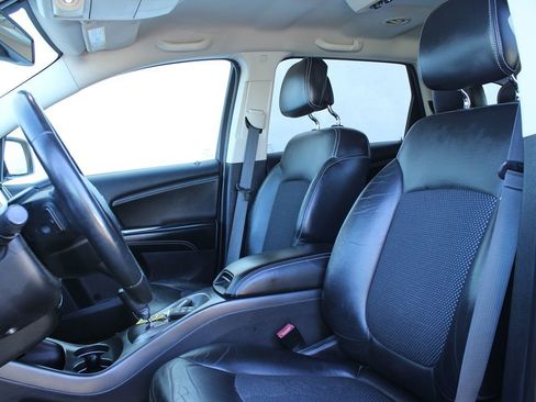 Used 2015 Dodge Journey Crossroad w/ Flexible Seating Group image 11