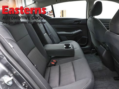 Used 2025 Nissan Altima 2.5 SV image 23