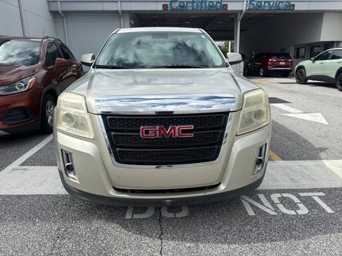 Used 2013 GMC Terrain SLE FWD image 2