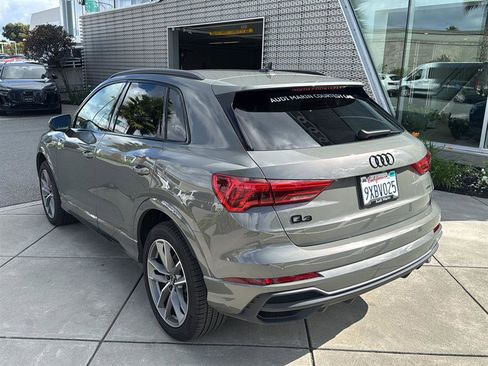 Used 2025 Audi Q3 2.0T Premium w/ Convenience Package AWD/4WD image 8